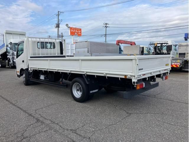 Hino DUTRO 2025-10 8311078-3
