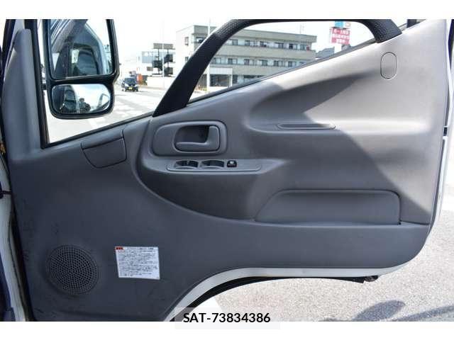 Hino DUTRO 2018-06 8314269-9