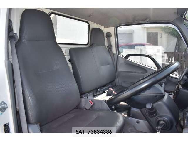 Hino DUTRO 2018-06 8314269-13