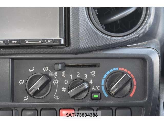 Hino DUTRO 2018-06 8314269-19