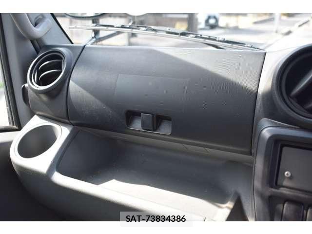 Hino DUTRO 2018-06 8314269-22