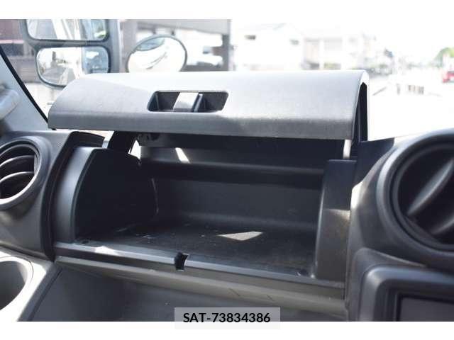 Hino DUTRO 2018-06 8314269-23