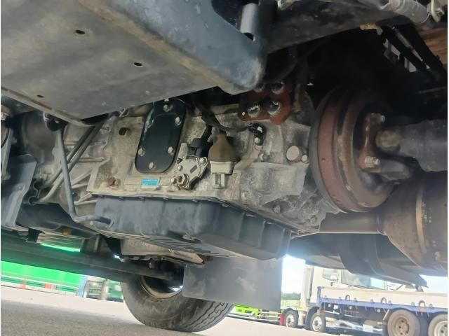 Hino DUTRO 2017-12 8331876-12