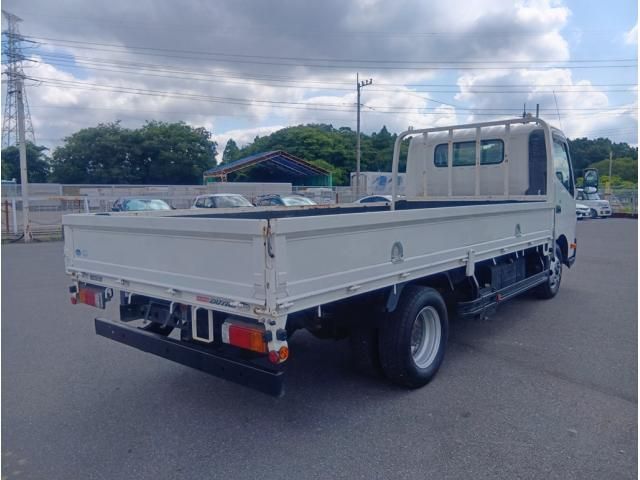 Hino DUTRO 2017-12 8331876-2
