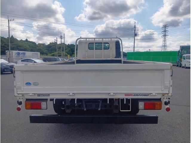 Hino DUTRO 2017-12 8331876-4