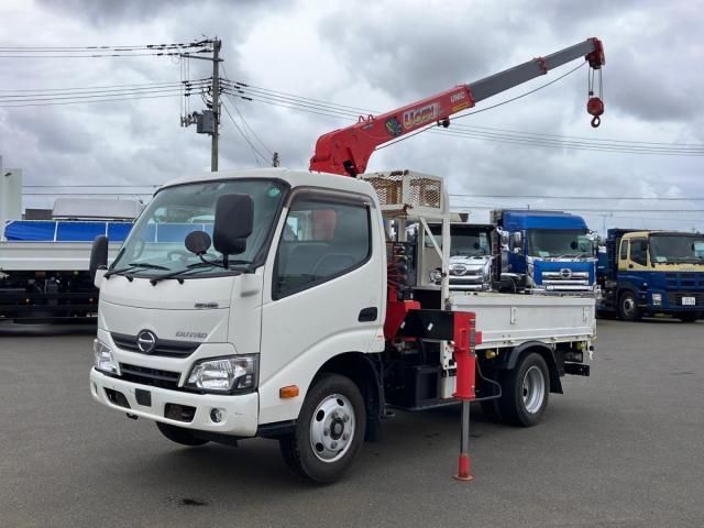 Hino DUTRO 2017-08 8331875-0