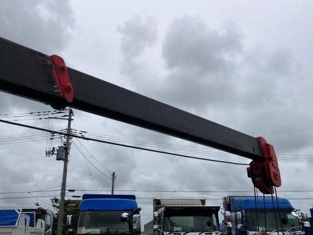 Hino DUTRO 2017-08 8331875-12