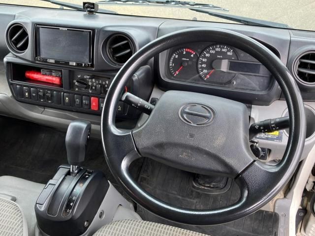 Hino DUTRO 2017-08 8331875-20
