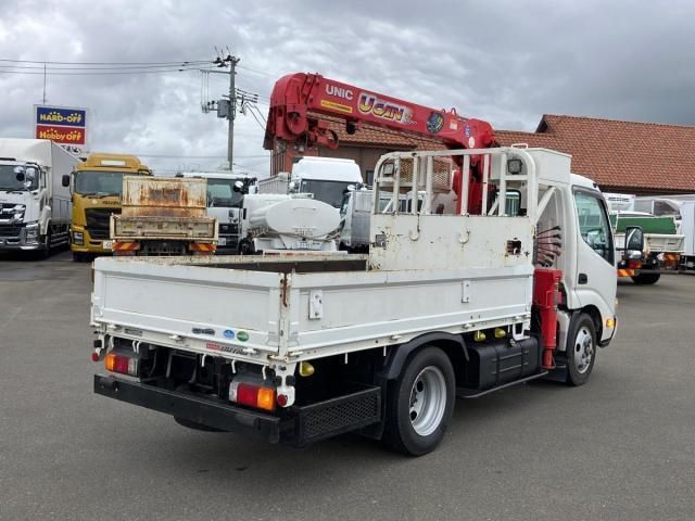 Hino DUTRO 2017-08 8331875-2