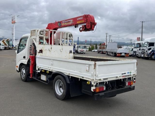 Hino DUTRO 2017-08 8331875-3
