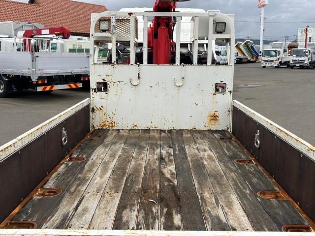 Hino DUTRO 2017-08 8331875-6