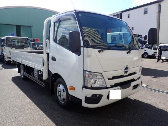 Hino DUTRO 2026-02 8331872-0