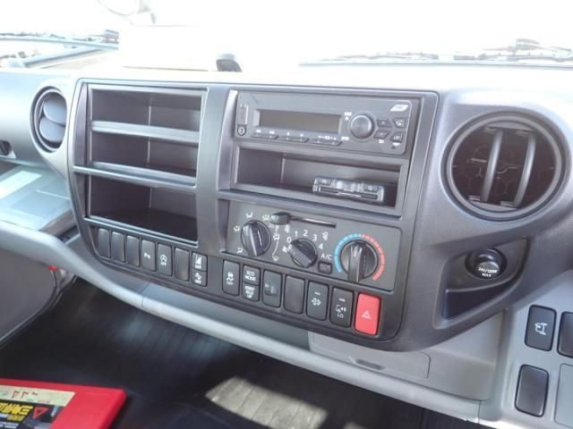 Hino DUTRO 2026-02 8331872-12
