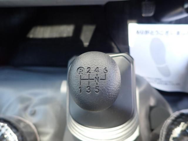 Hino DUTRO 2026-02 8331872-14