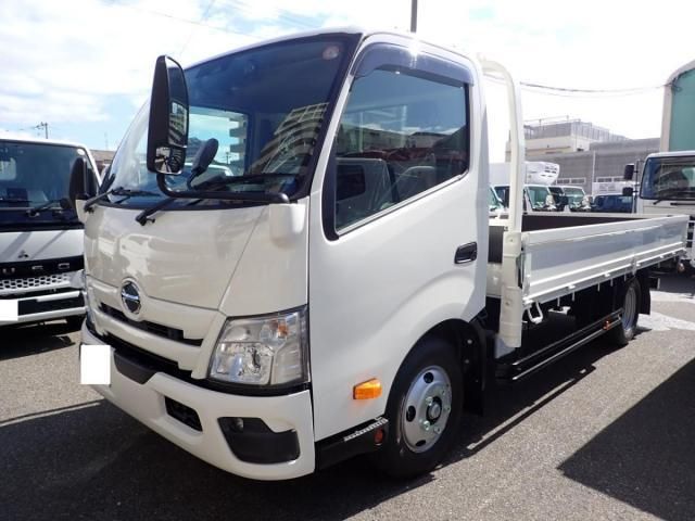Hino DUTRO 2026-02 8331872-1