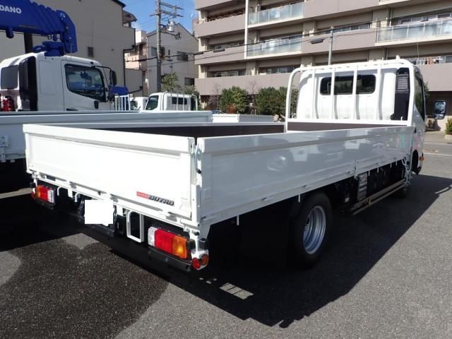 Hino DUTRO 2026-02 8331872-2