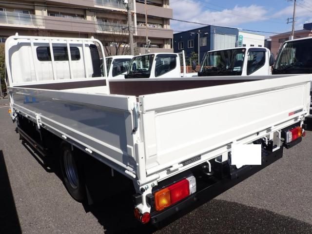 Hino DUTRO 2026-02 8331872-3