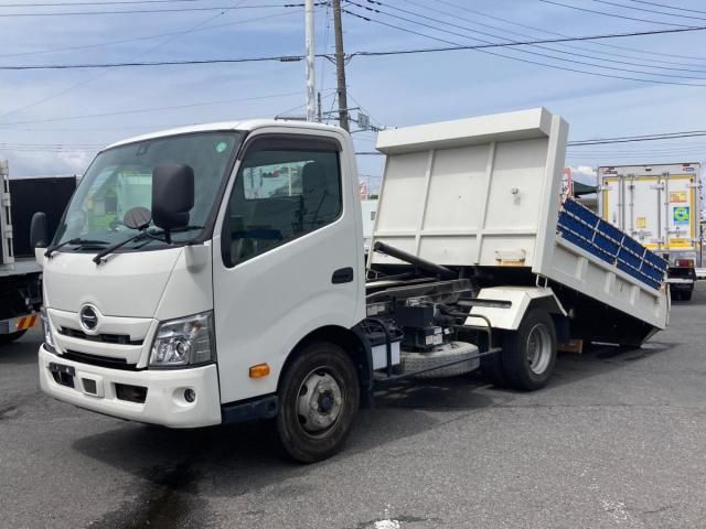 Hino DUTRO 2020-12 8331864-0