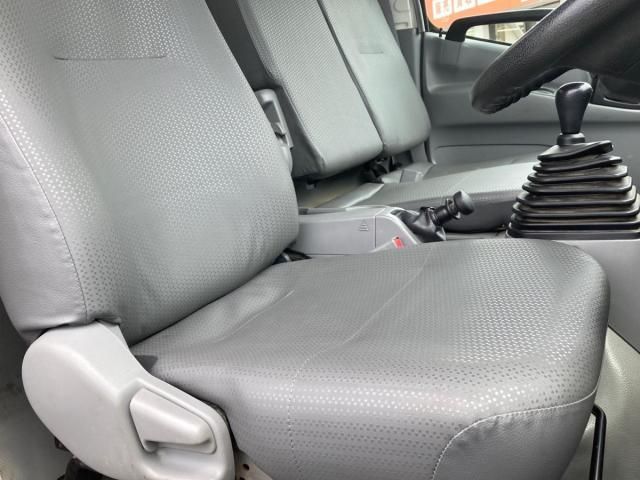 Hino DUTRO 2020-12 8331864-18