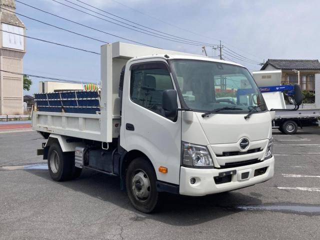 Hino DUTRO 2020-12 8331864-1