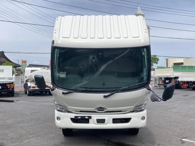Hino DUTRO 2020-12 8331864-23