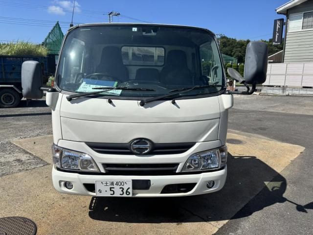 Hino DUTRO 2016-09 8331879-1