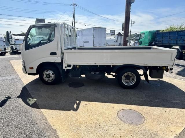 Hino DUTRO 2016-09 8331879-7