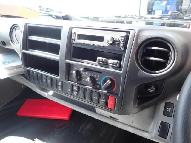 Hino DUTRO 2026-02 8331870-12
