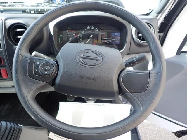 Hino DUTRO 2026-02 8331870-17
