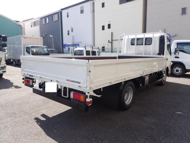 Hino DUTRO 2026-02 8331870-3