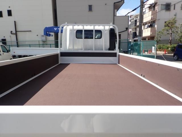 Hino DUTRO 2026-02 8331870-6