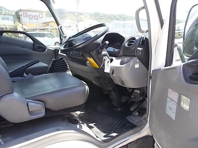 Hino DUTRO 2013-01 8331874-9