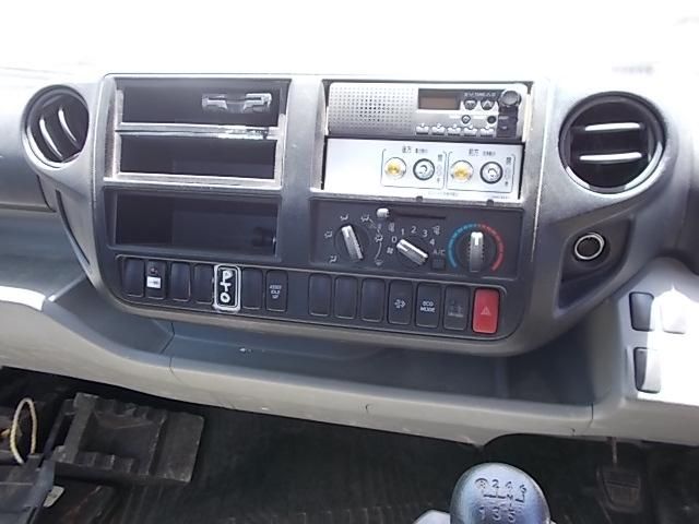 Hino DUTRO 2013-01 8331874-6