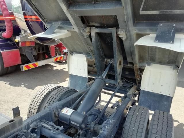 Hino DUTRO 2019-08 8331873-9
