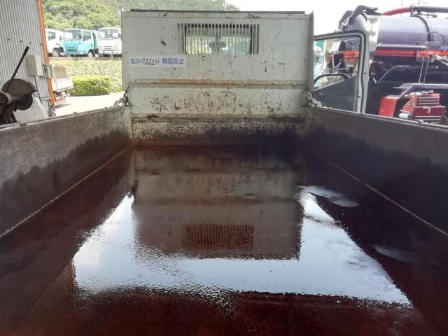 Hino DUTRO 2019-08 8331873-17