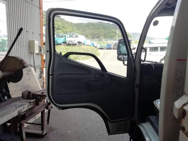 Hino DUTRO 2019-08 8331873-20