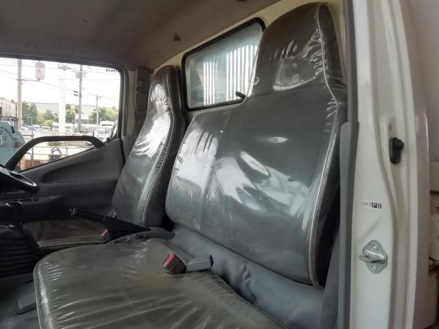 Hino DUTRO 2019-08 8331873-21