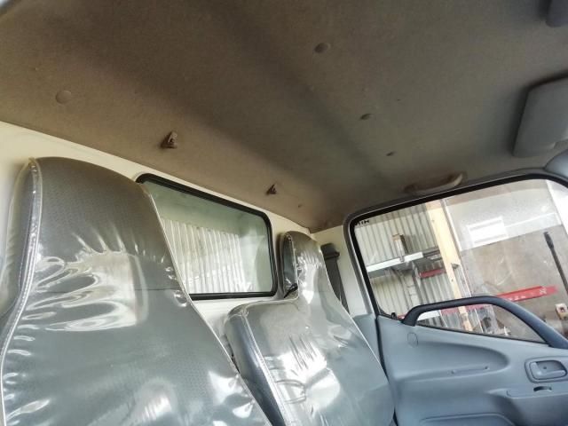 Hino DUTRO 2019-08 8331873-26