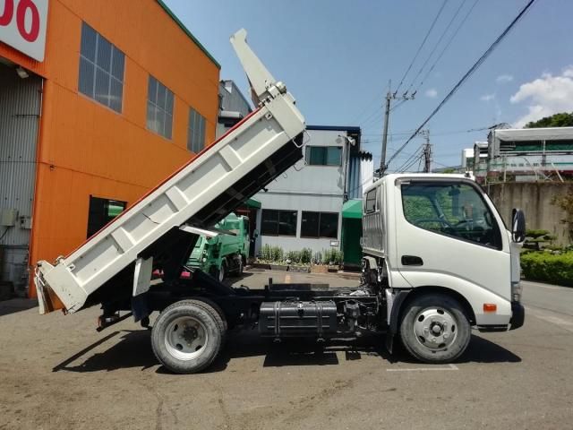 Hino DUTRO 2019-08 8331873-3