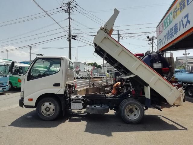 Hino DUTRO 2019-08 8331873-7