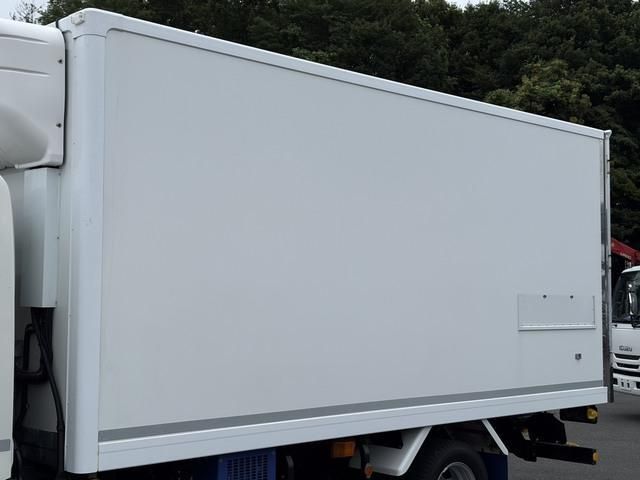 Hino DUTRO 2019-12 8331877-9
