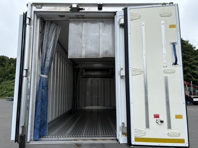 Hino DUTRO 2019-12 8331877-15
