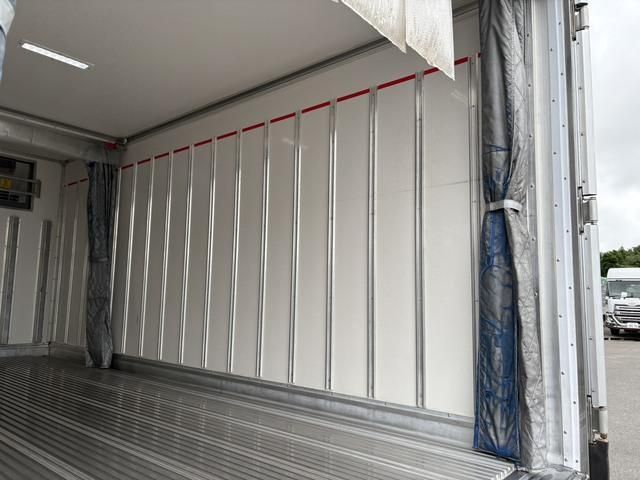 Hino DUTRO 2019-12 8331877-22