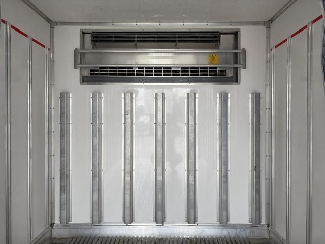 Hino DUTRO 2019-12 8331877-23