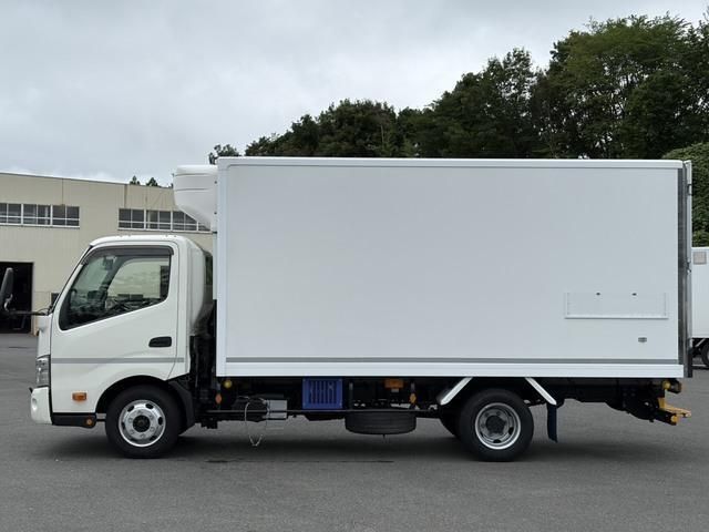 Hino DUTRO 2019-12 8331877-3
