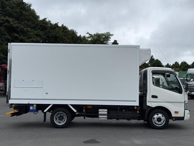 Hino DUTRO 2019-12 8331877-4