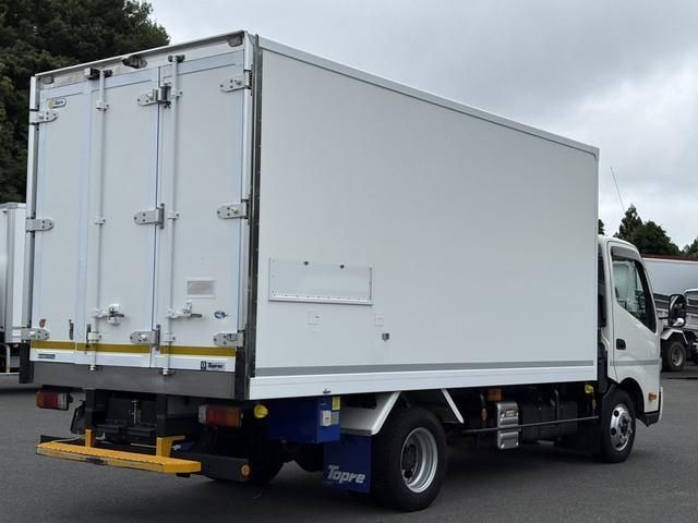 Hino DUTRO 2019-12 8331877-7