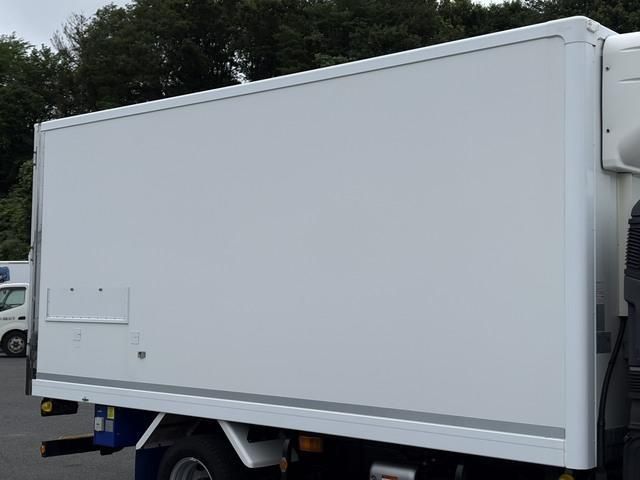 Hino DUTRO 2019-12 8331877-8