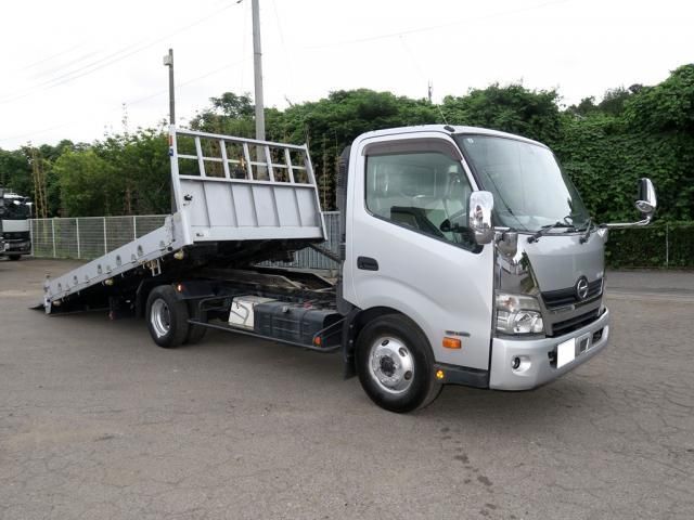 Hino DUTRO 2018-08 8331866-0