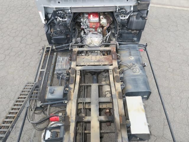 Hino DUTRO 2018-08 8331866-10
